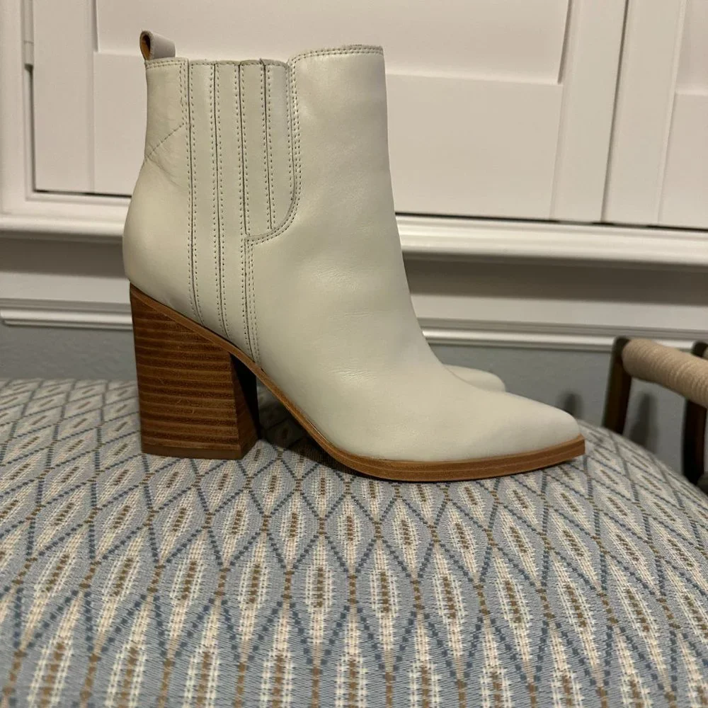 Marc Fisher LTD Ivory Oshay Pointed Toe Bootie - NEVER WORN - NEW OUT OF BOX - Picture 3 of 5